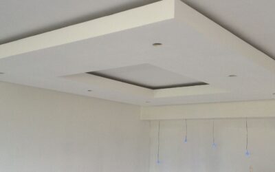Création d’un plafond design avec éclairage intégré